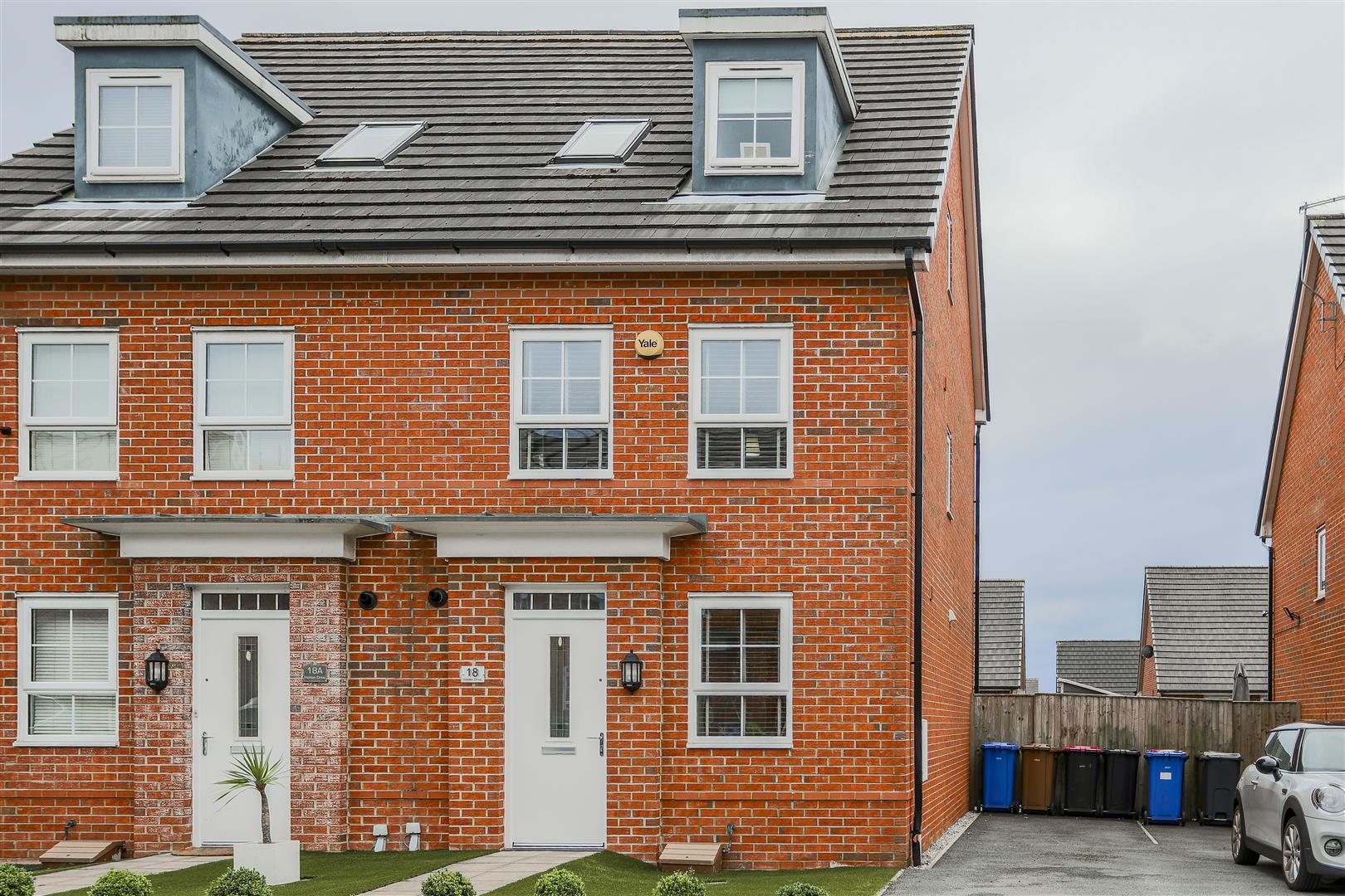 3 Bed Semi-detached House For Sale - Main Image